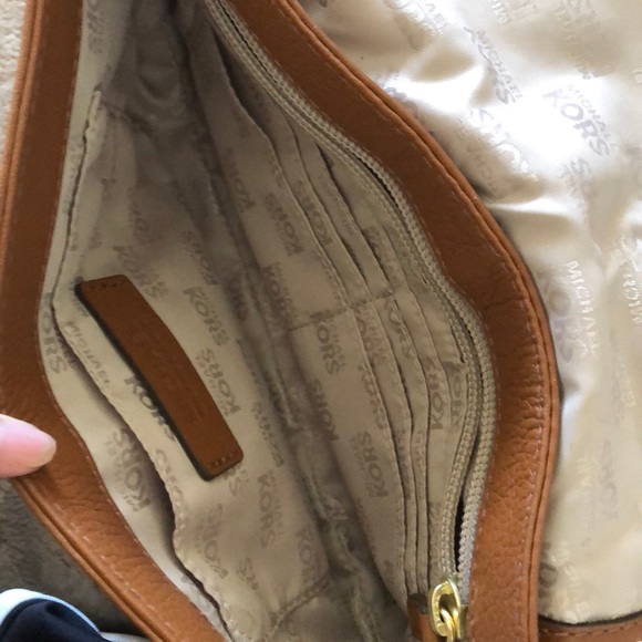 Michael Kors purse - Picture 4 of 5